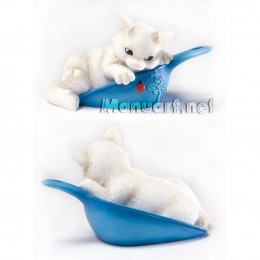 Silicone mold - Kitten in a scoop 3D - for making soaps, candles and figurines