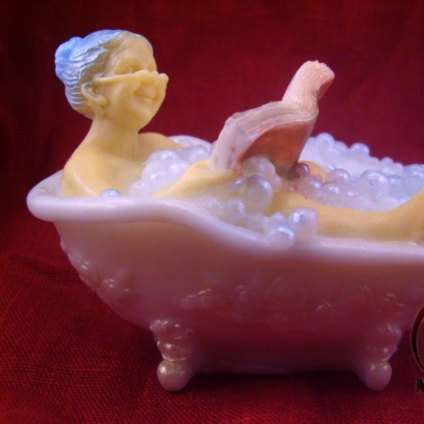 Silicone mold - Charming granny in a bath reading a book 3D - for making soaps, candles and figurines