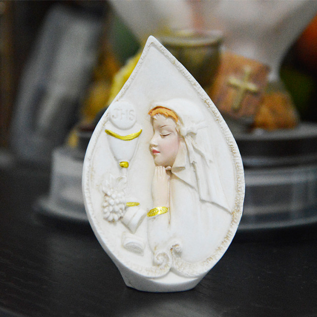 Silicone mold - First Communion praying girl - for making soaps, candles and figurines