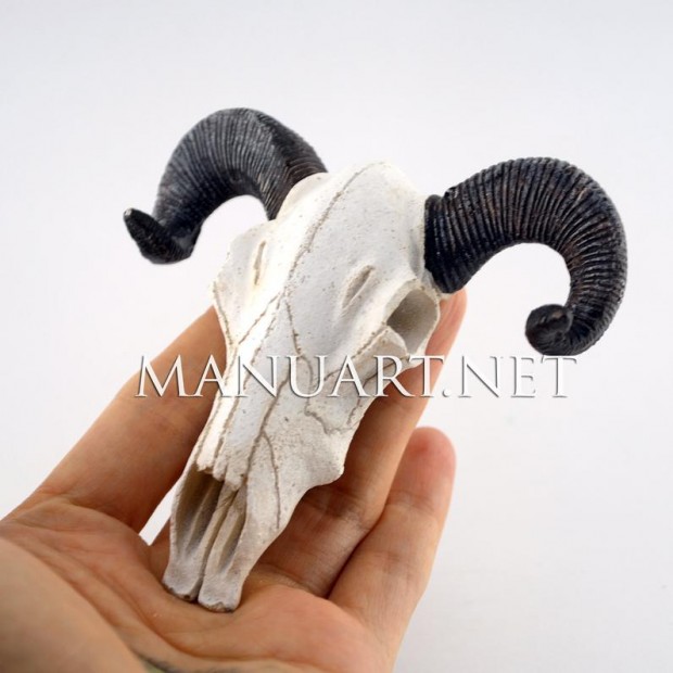 Silicone mold - Goat skull 3D - for making soaps, candles and figurines